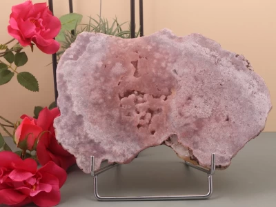 Afbeelding van Roze amethist schijf met standaard 1113 gram