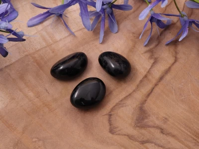 Afbeelding van Zwarte toermalijn A kwaliteit trommelsteen 5-10 gram