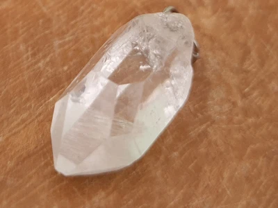 Afbeelding van Isis kristal met venster hanger 3,44 gram