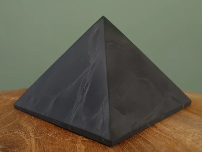 Afbeelding van Shungiet piramide 1197 gram