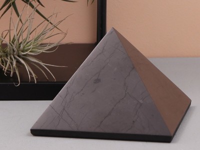 Afbeelding van Shungiet piramide 332 gram