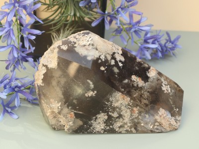Afbeelding van Sjamaankwarts kristal geslepen met regenbogen 1879 gram