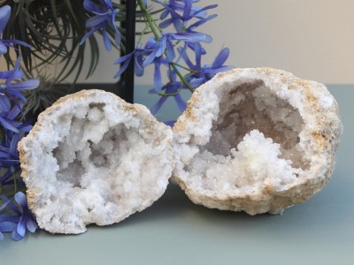 Afbeelding van Bergkristal Geode Set 583 gram