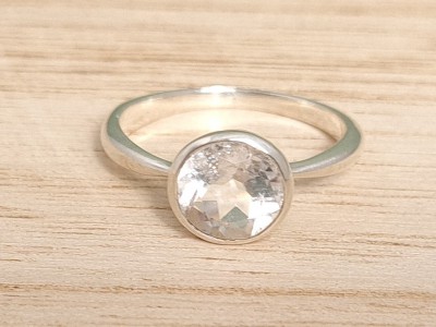 Afbeelding van Bergkristal in zilveren ring facet geslepen ringmaat 18
