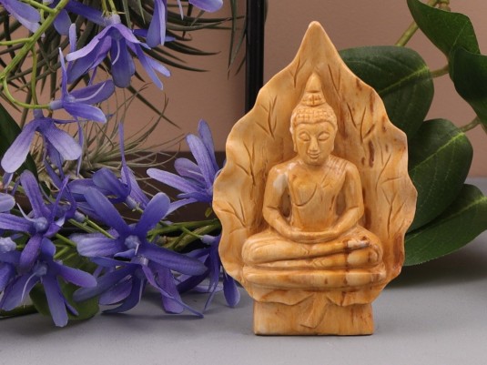 Afbeelding voor Versteend hout Boeddha beeld in dhyana mudra houding 67 gram
