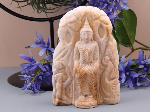 Afbeelding voor Versteend hout Boeddha beeld in varada mudra houding 276 gram