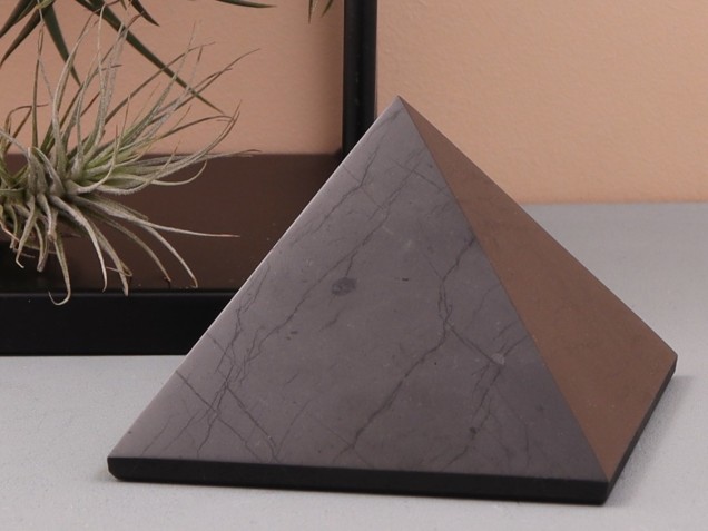 Afbeelding voor Shungiet piramide 332 gram